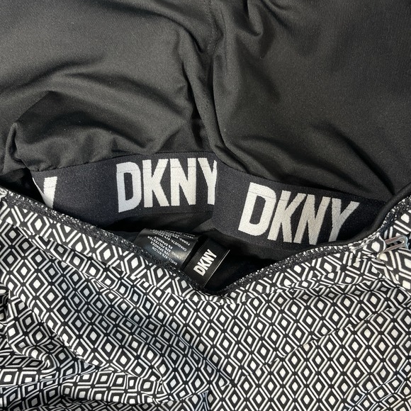 DKNY Bandeau  One Piece Swim Suit Women's XXL Black White Geo Print - Picture 9 of 15